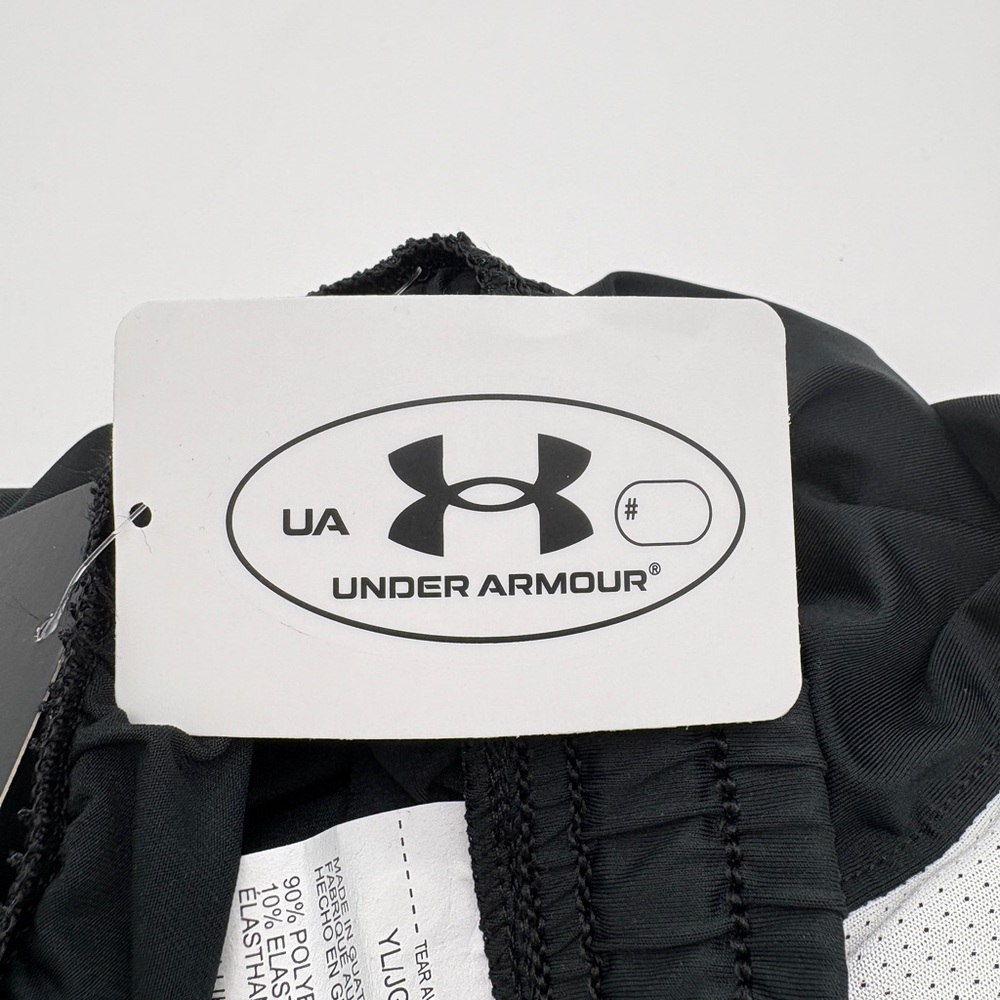 NWT Under Armour Boys Youth Large Tech Vent Athletic Shorts in Black and White - Picture 4 of 4